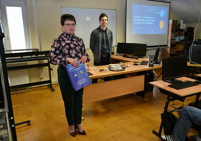Ciekawa lekcja dla uczniów klasy 4TIb – klasy patronackiej w ramach współpracy  z Wyższą Szkołą Informatyki i Zarządzania w Rzeszowie .