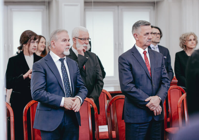STAROSTA RZESZOWSKI - PAN JÓZEF JODŁOWSKI i WICESTAROSTA- PAN MAREK SITARZ odznaczeni  MEDALAMI STULECIA ODZYSKANEJ NIEPODLEGŁOŚCI