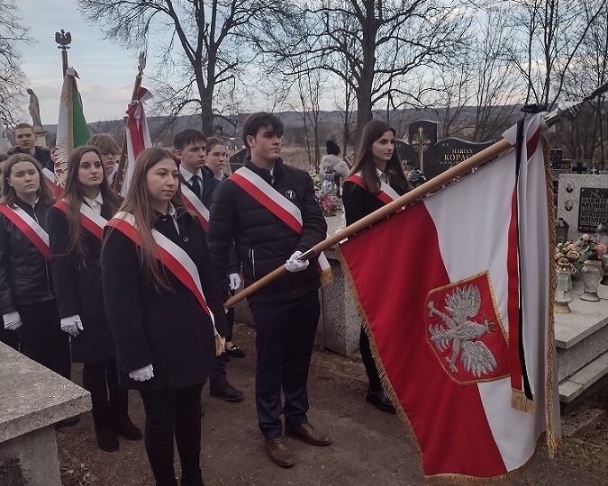 Uroczysty pogrzeb śp.Ks. Prałata  dra  STANISŁAWA JANUSZA,  emerytowanego proboszcza parafii pw. św. Wawrzyńca w Dynowie, który ﻿niedzielę, 5 marca 2023 r. zmarł nagle  przed mszą, która miał prowadzić.