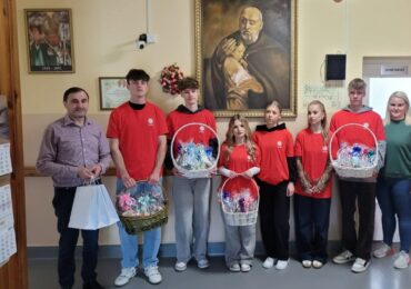 Z wielkanocną wizytą w Domu Pogodnej Starości im. św. Brata Alberta w Dynowie.