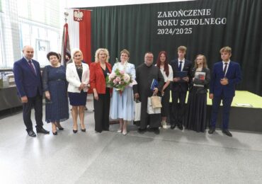 Uroczystość zakończenia roku szkolnego 2024/2025  w Zespole Szkół Zawodowych im. Kardynała Stefana Wyszyńskiego w Dynowie.