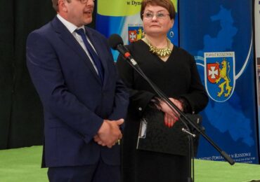 Kolejny nauczyciel Zespołu Szkół Zawodowych im. Kardynała Stefana Wyszyńskiego w Dynowie otrzymał stopień nauczyciela dyplomowanego.