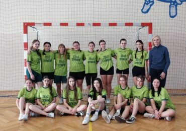 Powiatowa Licealiada w piłce ręcznej dziewcząt.