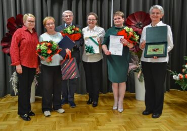 Spotkanie z Doradcą Zawodowym z Mobilnego Centrum Informacji Zawodowej przy Ochotniczych Hufca Pracy w Rzeszowie i Jubileusz 20-lecia Szkolnego Ośrodka Kariery Zawodowej „Twoja Przyszłość” w Dynowie.