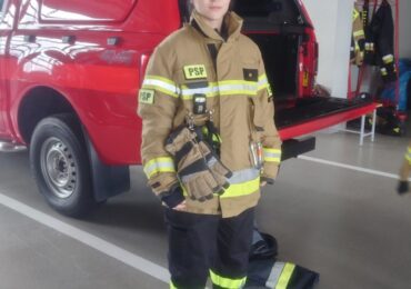 Zajęcia praktyczne uczniów klasy 1TL (5- letnie technikum w zawodzie technik logistyk z innowacją pedagogiczną ratowniczo–pożarniczą) w Jednostce Ratowniczo-Gaśniczej w Dubiecku.