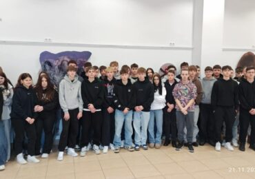 Relacja z wyjazdu uczniów Zespołu Szkół Zawodowych im. Kardynała Stefana Wyszyńskiego w Dynowie do Teatru Maska  zorganizowanego w ramach przedsięwzięcia Ministra Edukacji Narodowej pod nazwą „Wyjście z klasą”