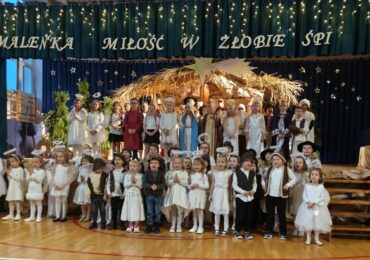 Misterium Bożonarodzeniowe „Maleńka miłość w żłobie śpi” w Szkole Podstawowej w Łubnie.