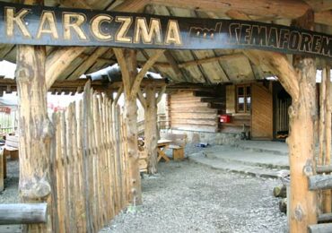 Karczma pod Semaforem z Bachórza i Zespół Szkół Zawodowych im. Kardynała Stefana Wyszyńskiego w Dynowie podpisały porozumienie o współpracy.