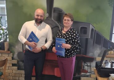 Restauracja „Stacja Smaków”z Jawornika Polskiego  i Zespół Szkół Zawodowych im. Kardynała Stefana Wyszyńskiego w Dynowie podpisali porozumienie o współpracy.