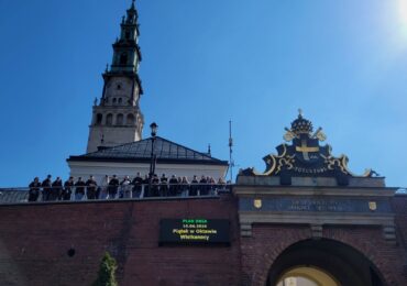 Maturzyści z Zespołu Szkół Zawodowych w Dynowie z wizytą na Jasnej Górze i w Auschwitz.