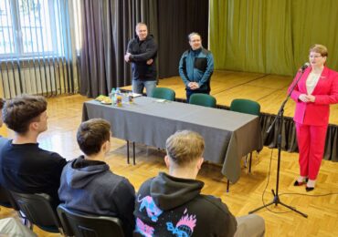 Spotkanie uczniów z pracownikami naukowymi Uniwersytetu Rzeszowskiego.