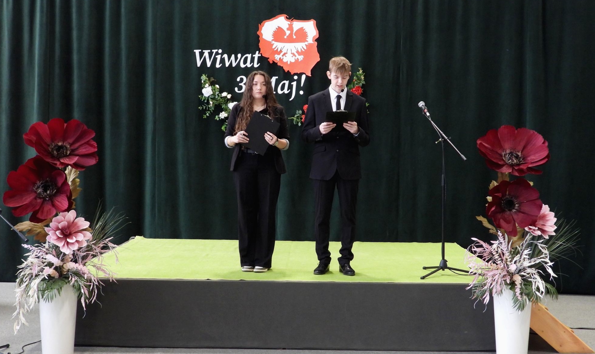 Zakończenie roku szkolnego dla uczniów klas maturalnych w Zespole Szkół Zawodowych im. Kardynała Stefana Wyszyńskiego w Dynowie.