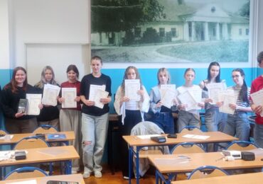 „Dodatkowe szkolenia dla uczniów ZSzZ w Dynowie -  "Kurs obsługi kas fiskalnych" – dla uczniów 5- letniego Technikum w zawodzie technik handlowiec, technik logistyk w ramach projektu ,,Zwiększenie szans na rynku pracy. Nowa oferta szkolnictwa zawodowego w jednostkach oświatowych powiatu rzeszowskiego".