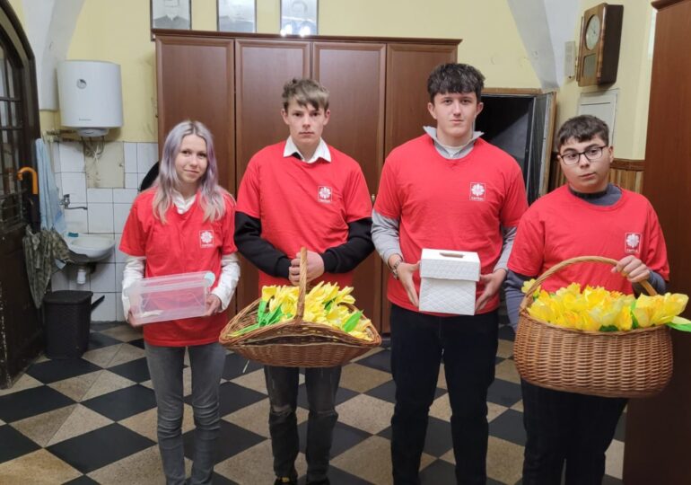 „Żonkilowe Pola Nadziei” – pomoc, wsparcie i nadzieja od młodzieży z Dynowa.