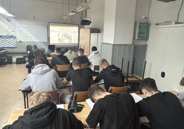 DODATKOWE SZKOLENIA DLA UCZNIÓW ZSzZ W DYNOWIE
