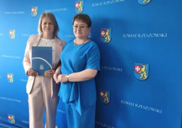 Uroczyste wręczenie aktu mianowania stopnia awansu zawodowego nauczyciela mianowanego.