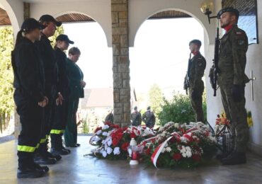 Gdy ucichła wieś”. 81. rocznica spalenia Bartkówki i śmierci jej mieszkańców przez oddziały UPA.