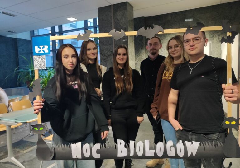 Noc biologów