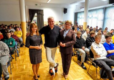 „Świat na wyciągnięcie ręki…”