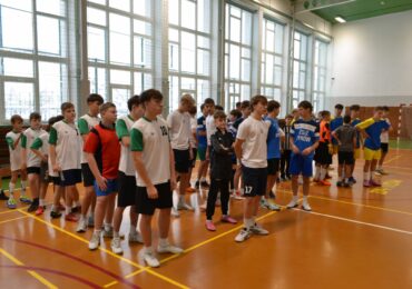 XVI Archidiecezjalny Turniej Liturgicznej Służby Ołtarza w piłkę nożną halową  w kategorii lektor młodszy i ministrant.