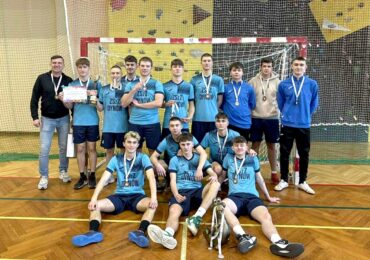 III miejsce drużyny Zespołu Szkół Zawodowych im. Kardynała Stefana Wyszyńskiego w Dynowie w Wojewódzkiej Licealiadzie  w piłce ręcznej chłopców - Kolbuszowa 2026. Historyczny medal drużyny chłopców w Finale Wojewódzkim Licealiady w piłce ręcznej.