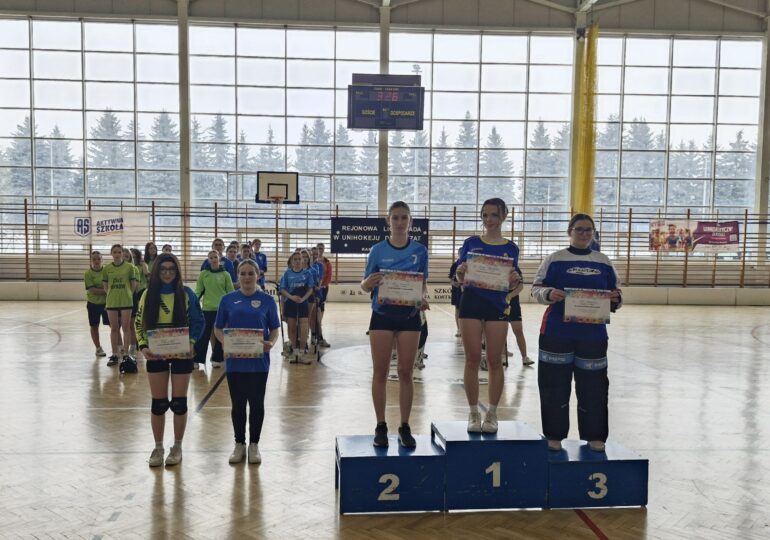 REJONOWA LICEALIADA W UNIHOKEJU DZIEWCZĄT w KAMIENIU.