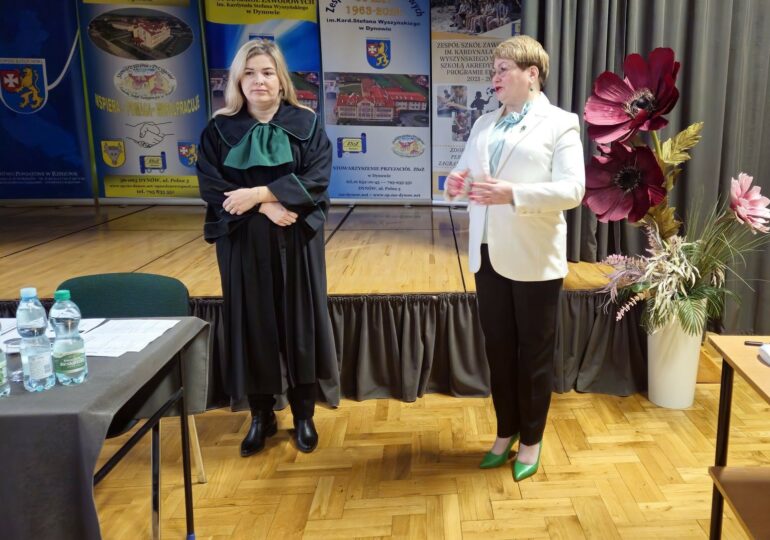 Spotkanie uczniów klas pierwszych z Panią Adwokat Eweliną Kunysz.