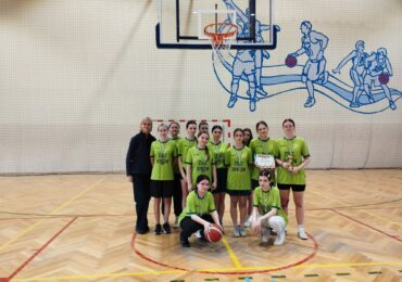 III miejsce drużyny dziewcząt w Powiatowej Licealiadzie w Piłce Koszykowej.