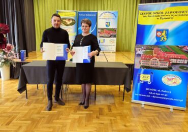Restauracja, Dom weselny "AleksandriA" z Dynowa i Zespół Szkół Zawodowych im. Kardynała Stefana Wyszyńskiego w Dynowie  podpisali porozumienie o współpracy.