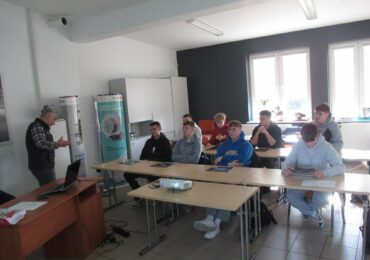 Kursy z zakresu naprawy pojazdów samochodowych dla uczniów Technikum w zawodzie: technik pojazdów samochodowych.